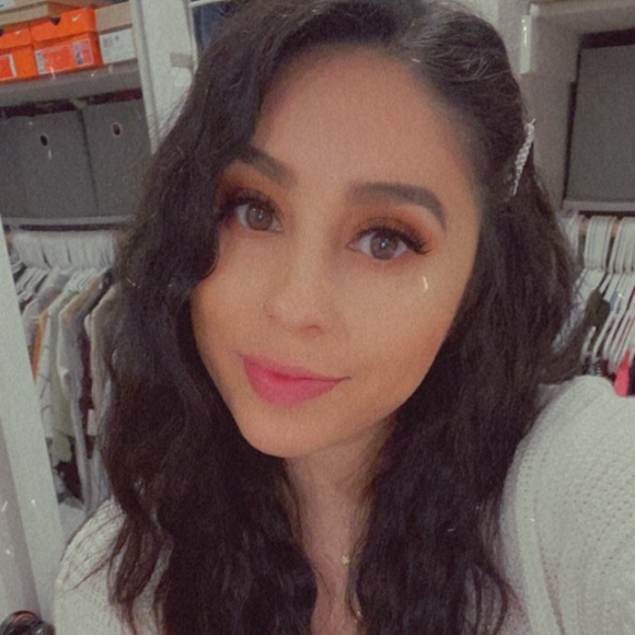 Meet your Posher, Sarah - Picture 1 of 1